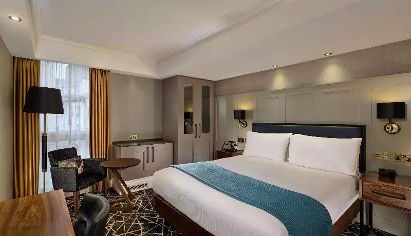 اتاق سوپریور, 100 Queen S Gate Hotel London, Curio Collection By Hilton