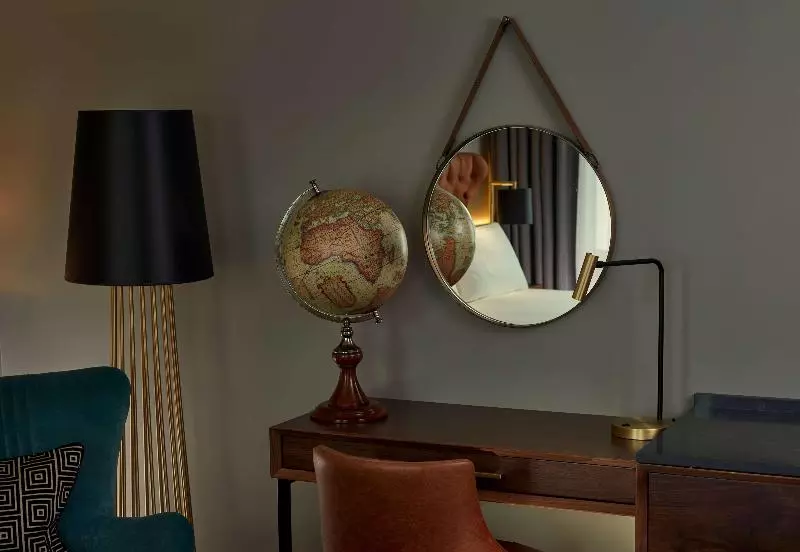 اتاق لوکس, 100 Queen S Gate Hotel London, Curio Collection By Hilton