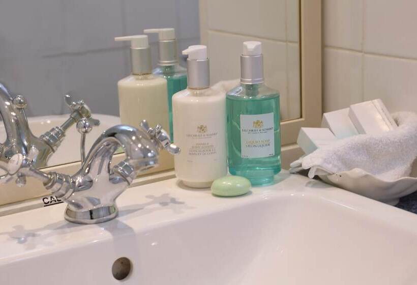 غرفة تنفيذية, Best Western Forest And Vale