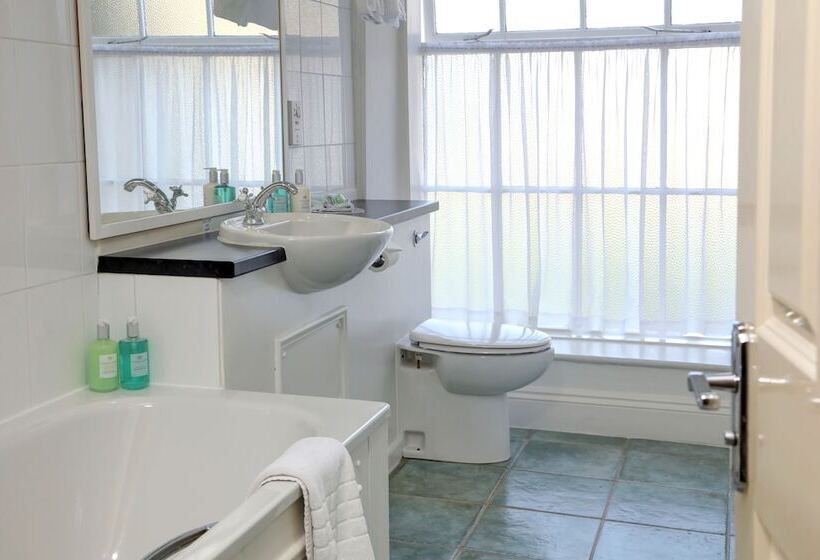 غرفة تنفيذية, Best Western Forest And Vale