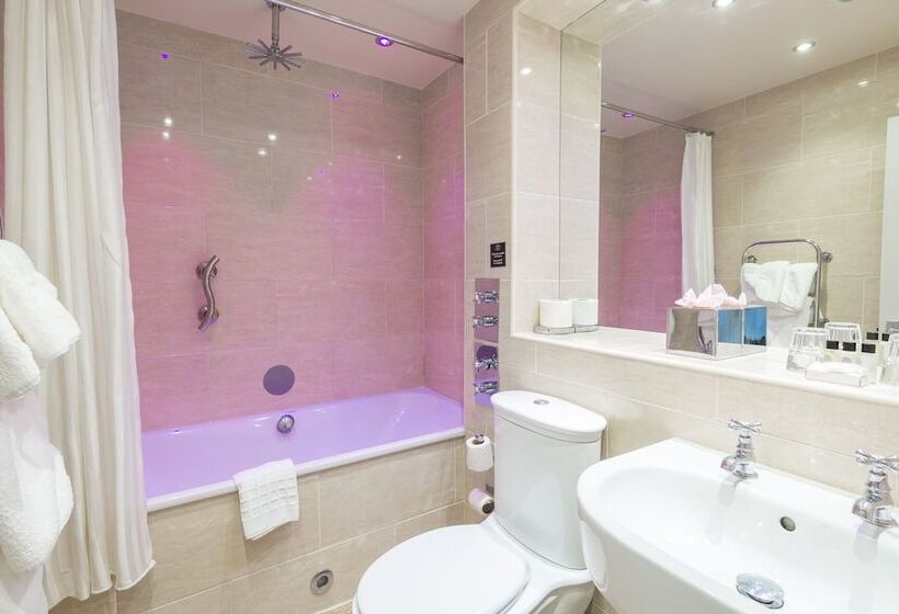 غرفة ديلوكس مطلّة علي البحر, Crown Spa Hotel Scarborough By Compass Hospitality