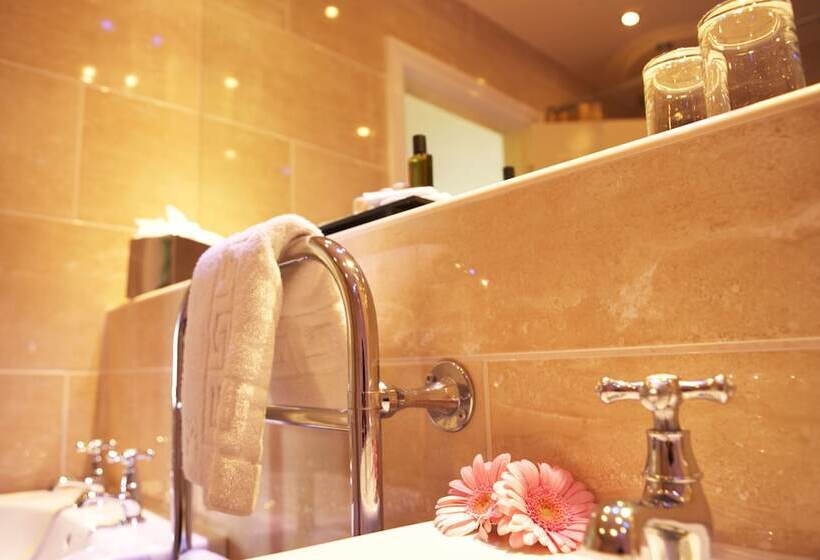 غرفة سوبيريور مطلّة علي البحر, Crown Spa Hotel Scarborough By Compass Hospitality