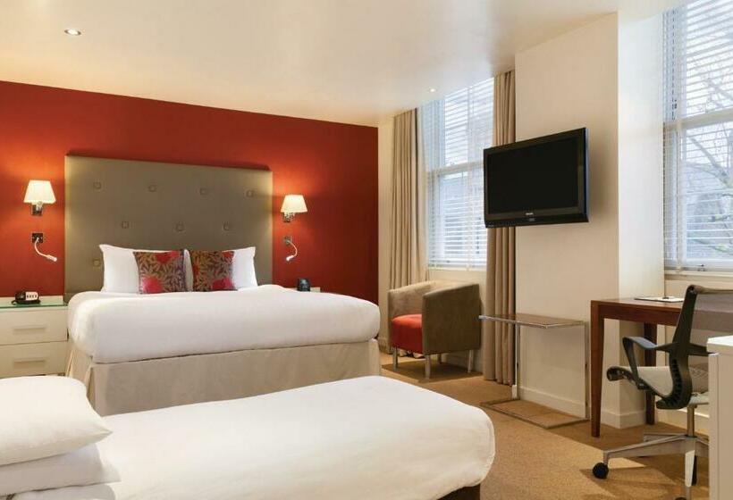 高级家庭房间, Doubletree By Hilton London West End