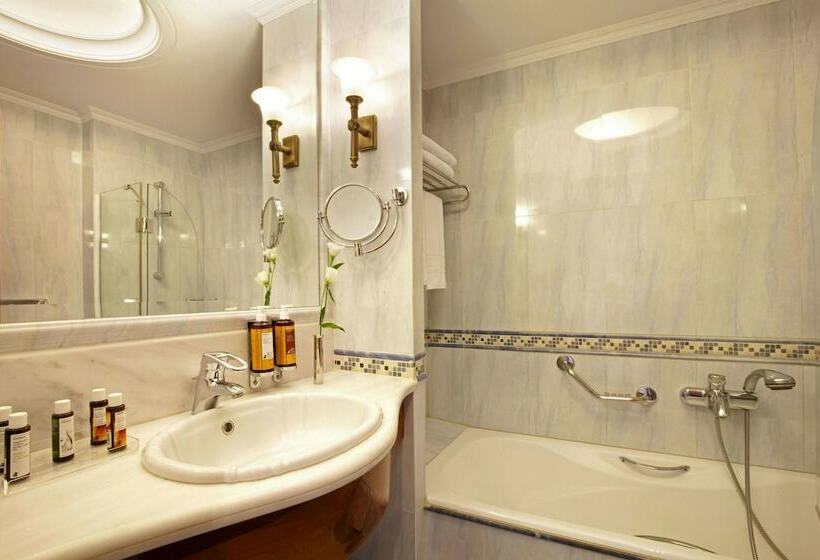 جناح جونيور ذات إطلالة, Electra Palace  Athens