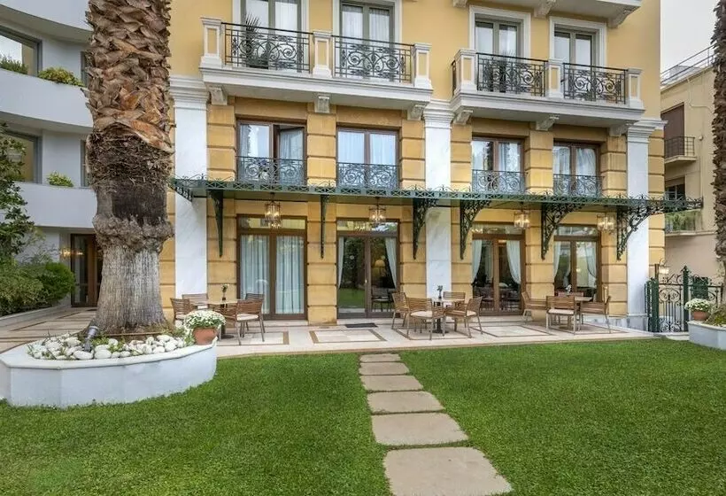 庭の見えるプレミアムルーム, Electra Palace  Athens