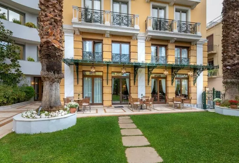ガーデンビュースーペリアールーム, Electra Palace  Athens