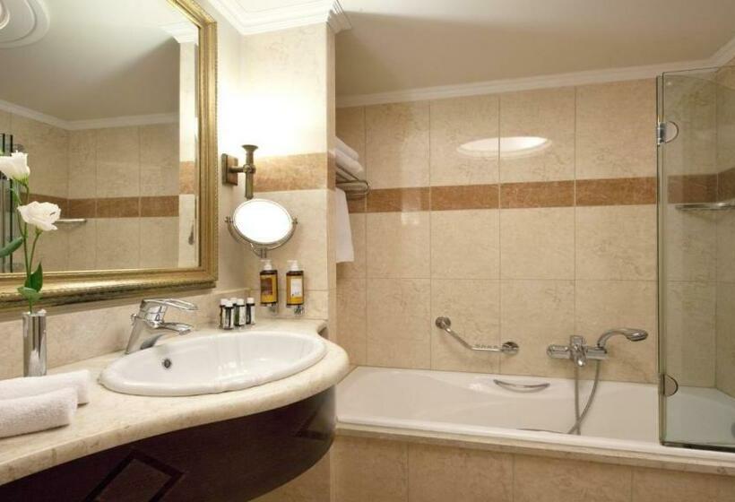 غرفة سوبيريور مطلّة علي الحديقة, Electra Palace  Athens