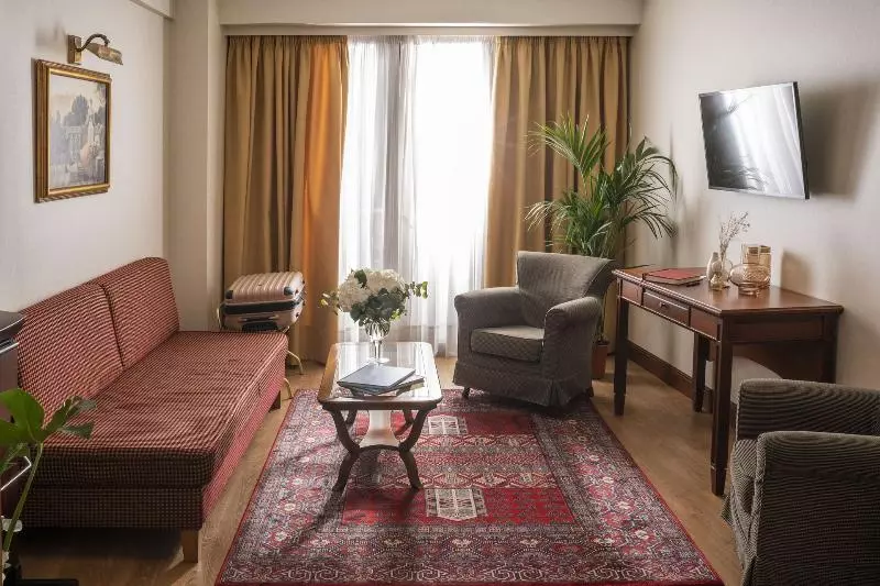 景色の見えるスイートルーム, Electra Palace  Athens