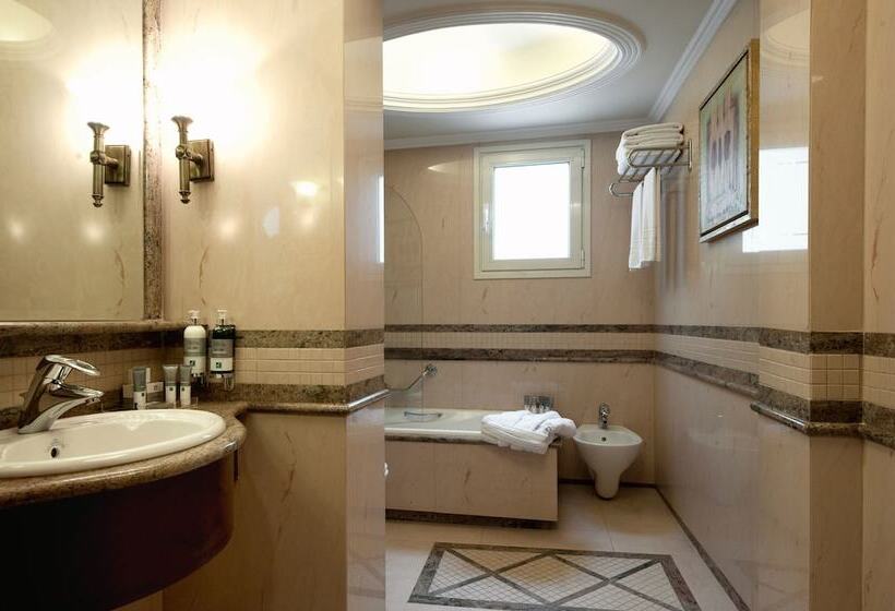 جناح ذو إطلالة, Electra Palace  Athens