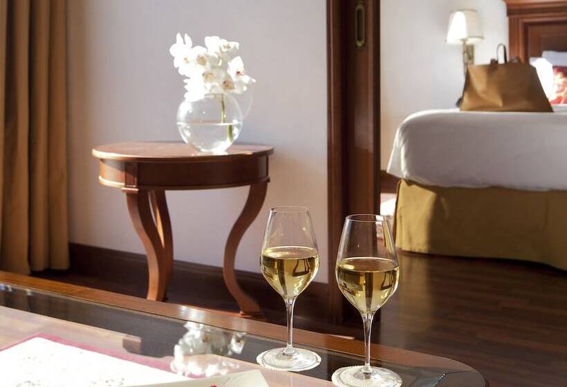 جناح ذو إطلالة, Electra Palace  Athens