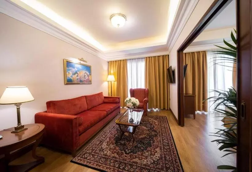 景色の見えるスイートルーム, Electra Palace  Athens