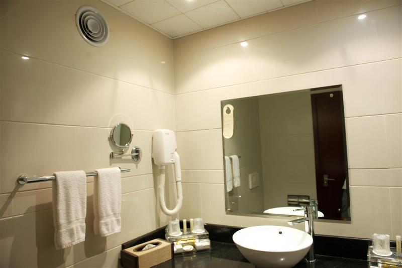 اتاق سوپریور, Golden Tulip Kumasi City