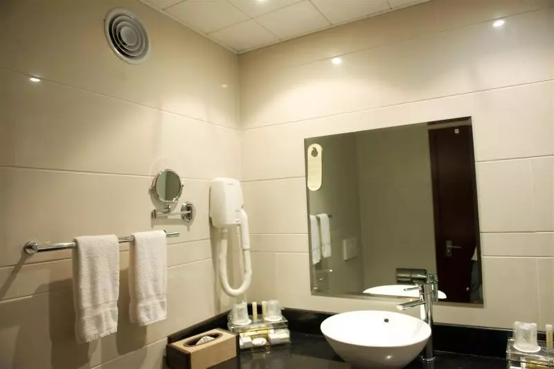 اتاق سوپریور, Golden Tulip Kumasi City