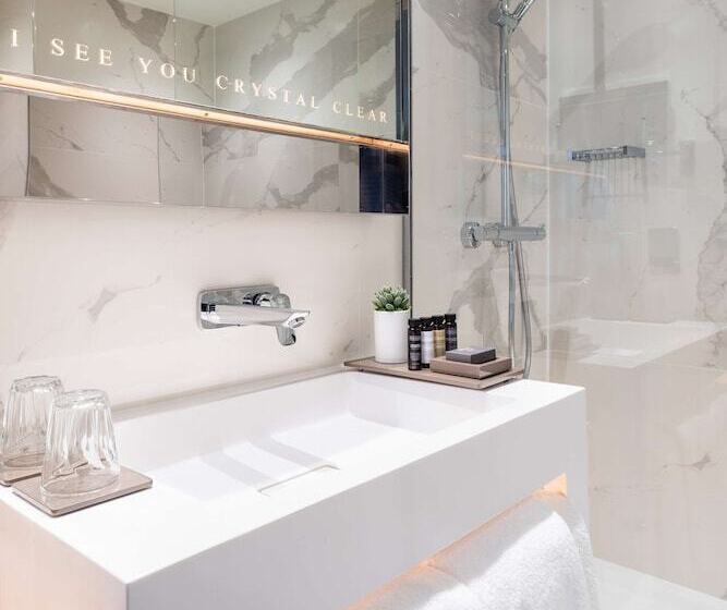 Büyük Çift Kişilik Yataklı Delüks Oda, Holmes Hotel London