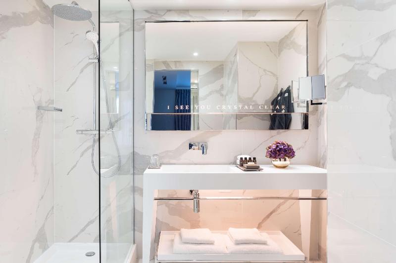 Büyük boy yataklı Standart Stüdyo, Holmes Hotel London