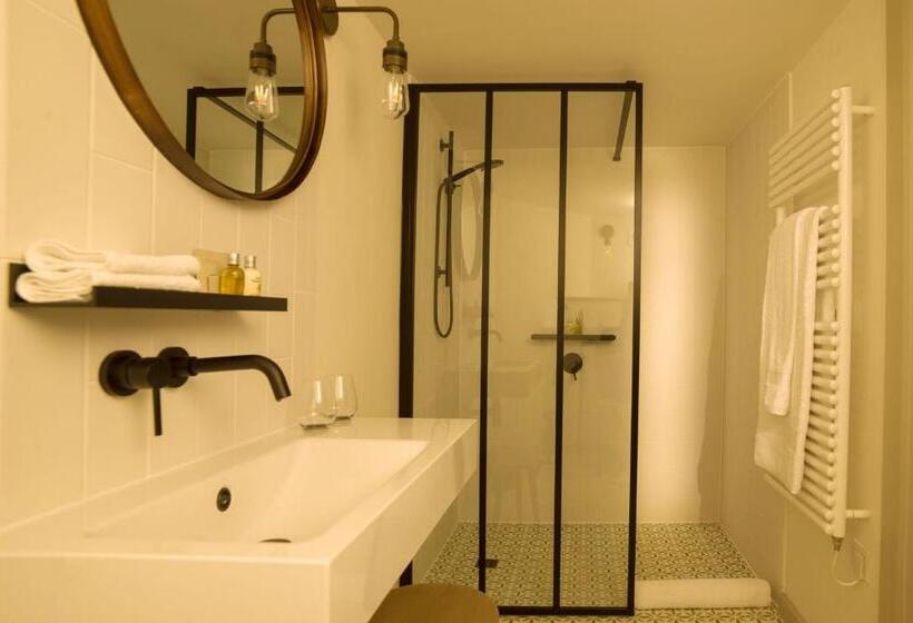 Номер Deluxe, Minster Mill