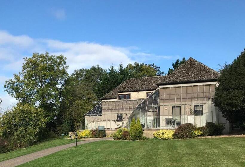 Номер Стандарт Вид на Сад, Minster Mill