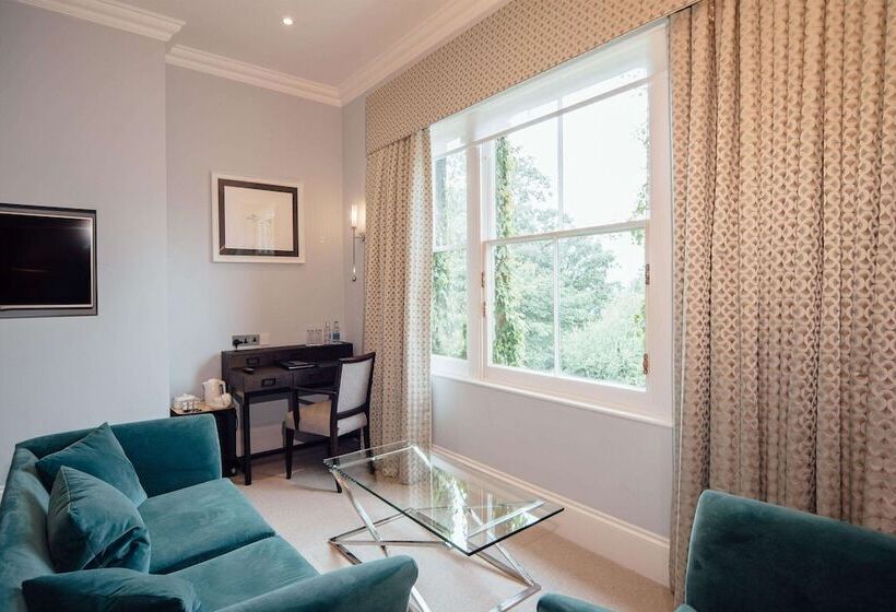 デラックスルーム, Oatlands Park