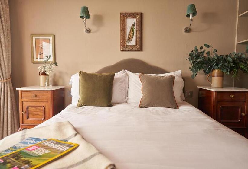 غرفة قياسية مطلّة علي البحر, Pednolva