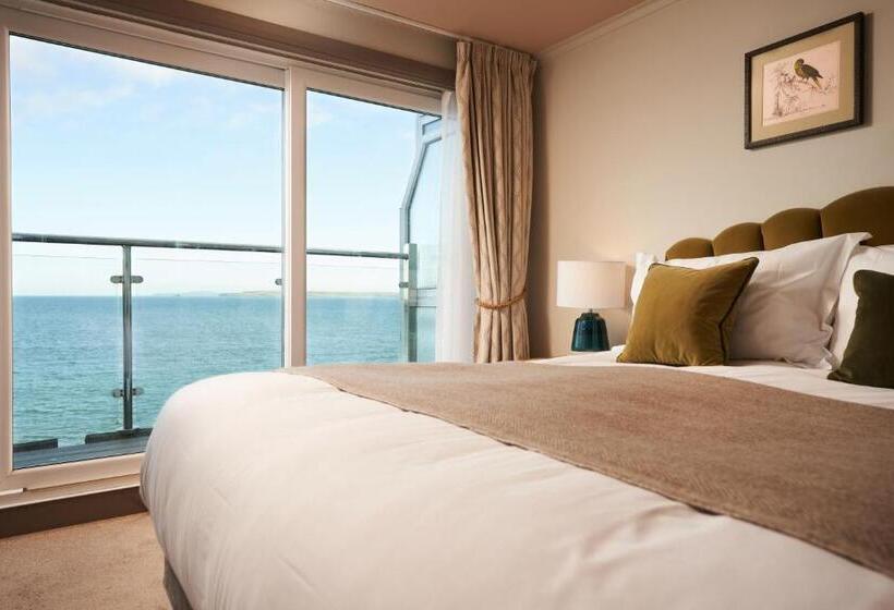 غرفة قياسية مطلّة علي البحر مزوَّدة بشُرفة, Pednolva