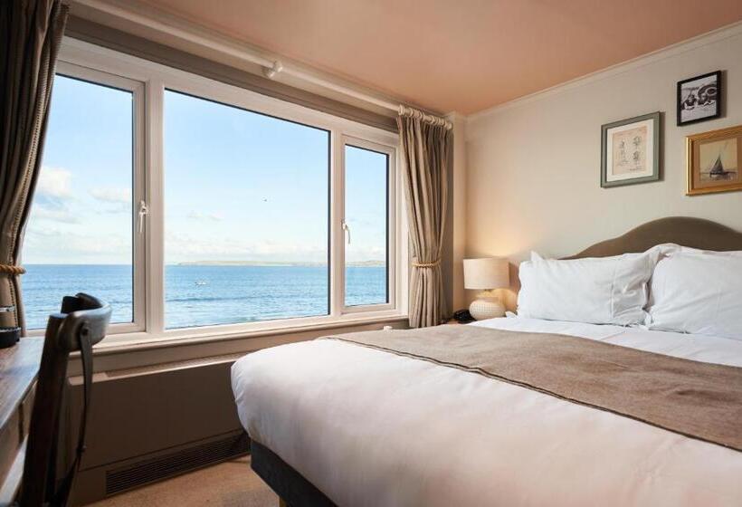 غرفة سوبيريور مطلّة علي البحر, Pednolva