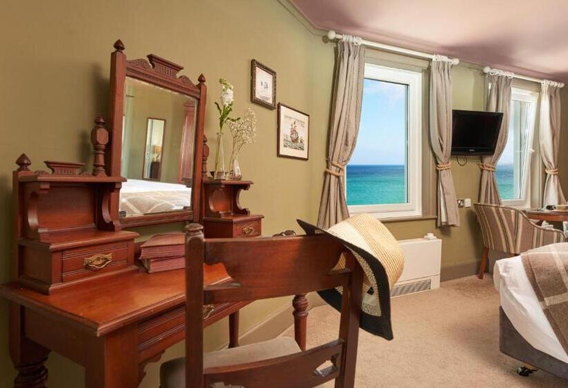 غرفة سوبيريور مطلّة علي البحر, Pednolva