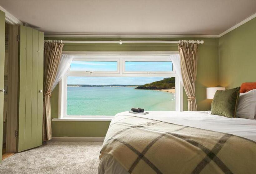 غرفة سوبيريور مطلّة علي البحر, Pednolva