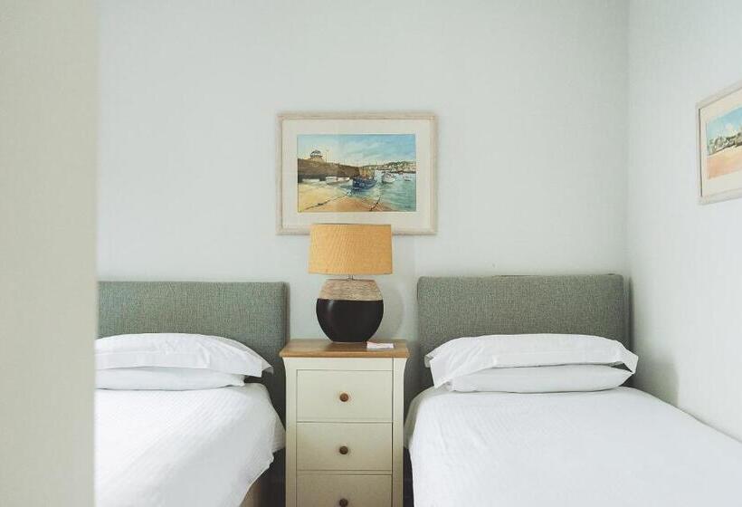 غرفة سوبيريور مطلّة علي البحر, Pednolva