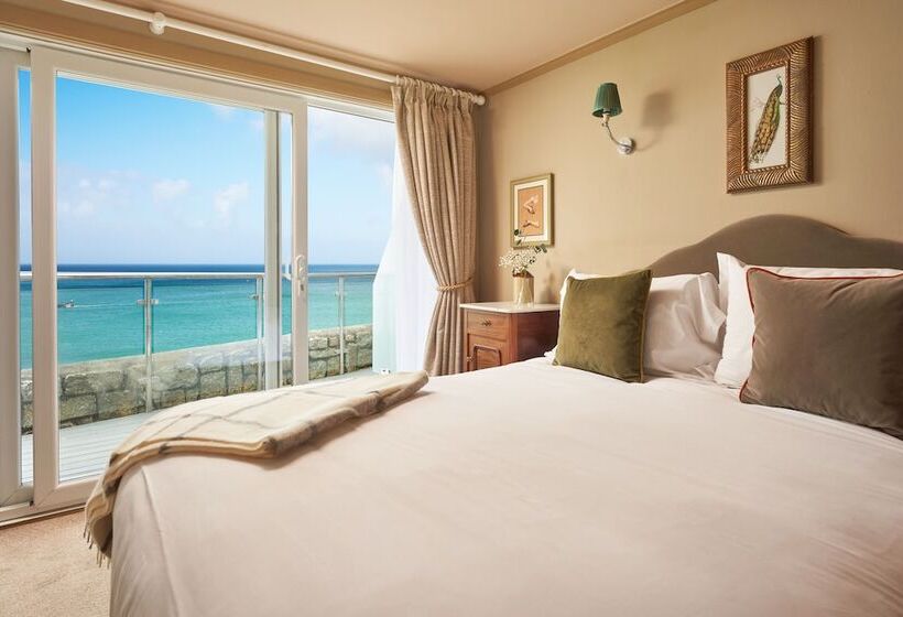 غرفة سوبيريور مطلّة علي البحر, Pednolva