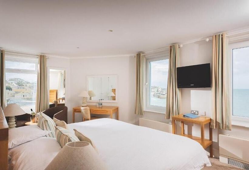 غرفة سوبيريور مطلّة علي البحر, Pednolva