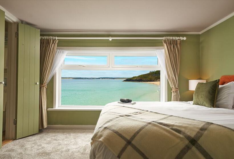 غرفة سوبيريور مطلّة علي البحر, Pednolva