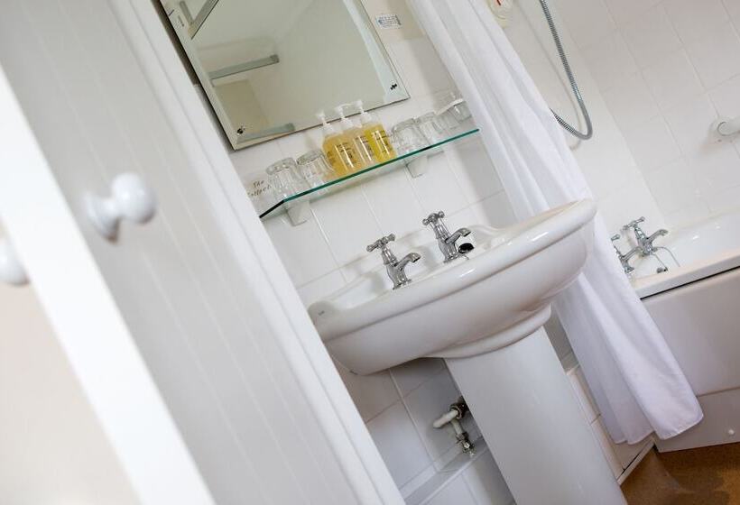 غرفة قياسية مطلّة علي البحر, Pednolva