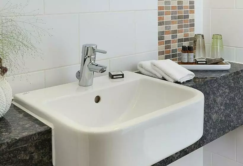 Standard Room, Potters Heron