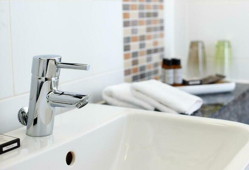 스탠다드 룸, Potters Heron