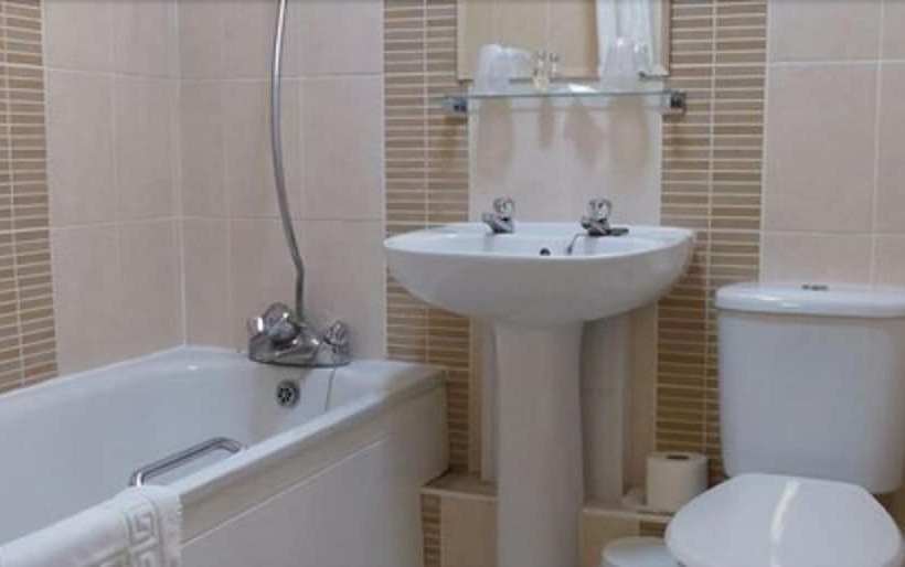 Номер Стандарт, Red Lion