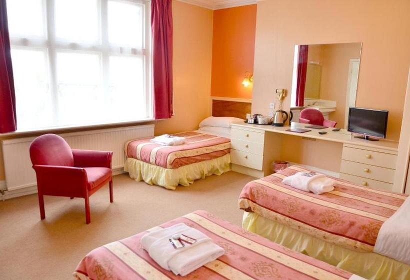 غرفة قياسية ثلاثية, Russell