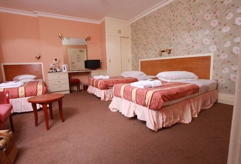 غرفة قياسية ثلاثية, Russell