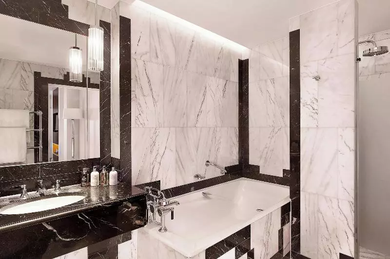 クラブスイート, Sheraton Grand London Park Lane