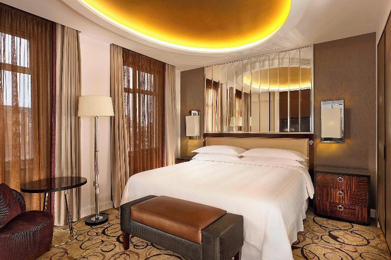 Люкс Клуб, Sheraton Grand London Park Lane