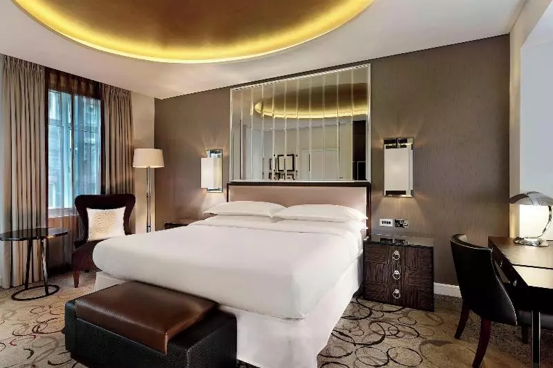 キングサイズベッドのスーペリアルーム, Sheraton Grand London Park Lane
