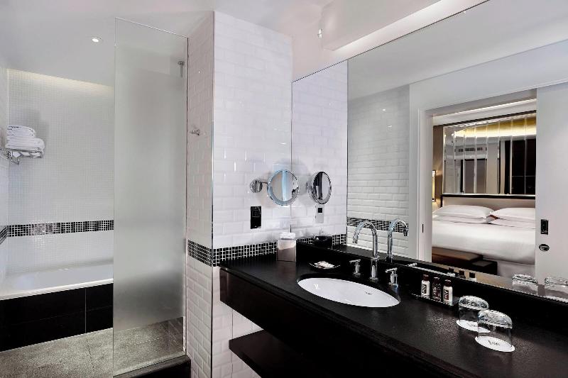 Номер Superior, Sheraton Grand London Park Lane