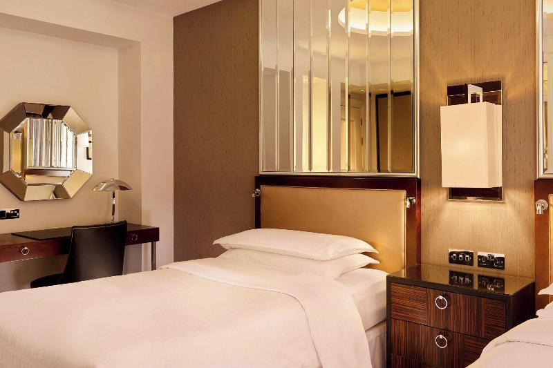 Номер Superior, Sheraton Grand London Park Lane