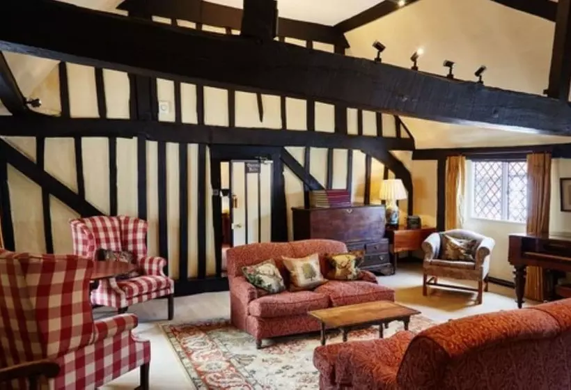 Suite Queen Bed, Spread Eagle Hotel And Spa