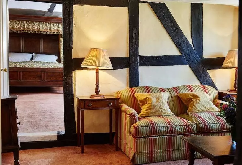 Suite Queen Bed, Spread Eagle Hotel And Spa