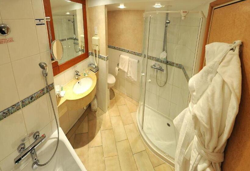 エグゼクティブファミリールーム, Swindon Blunsdon House Hotel, Bw Premier Collection