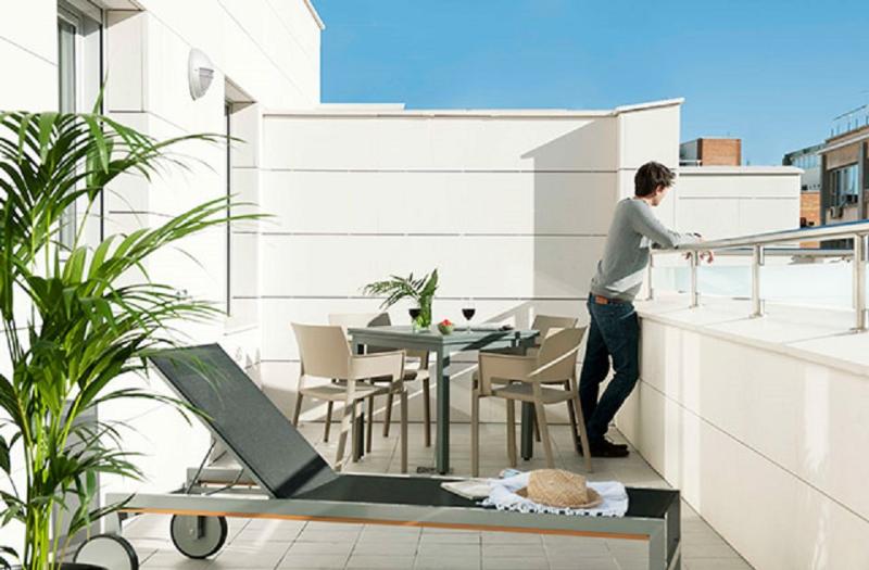 اتاق استاندارد سه نفره, Byron