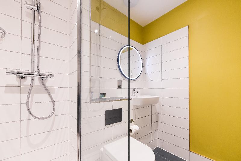 Номер Стандарт, Byron