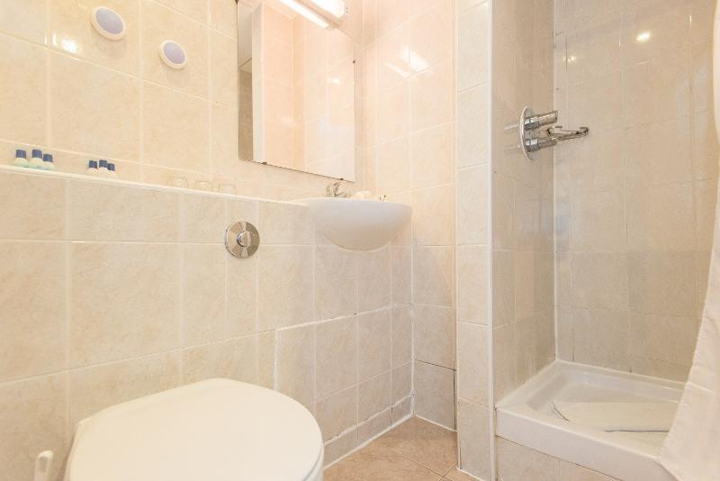 Четырехместный Номер Стандарт, Byron