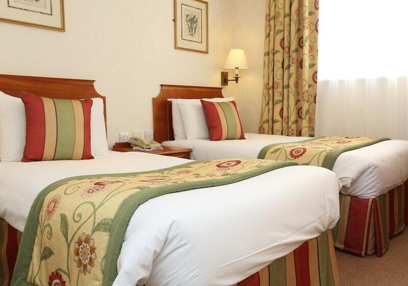 Четырехместный Номер Стандарт, Byron