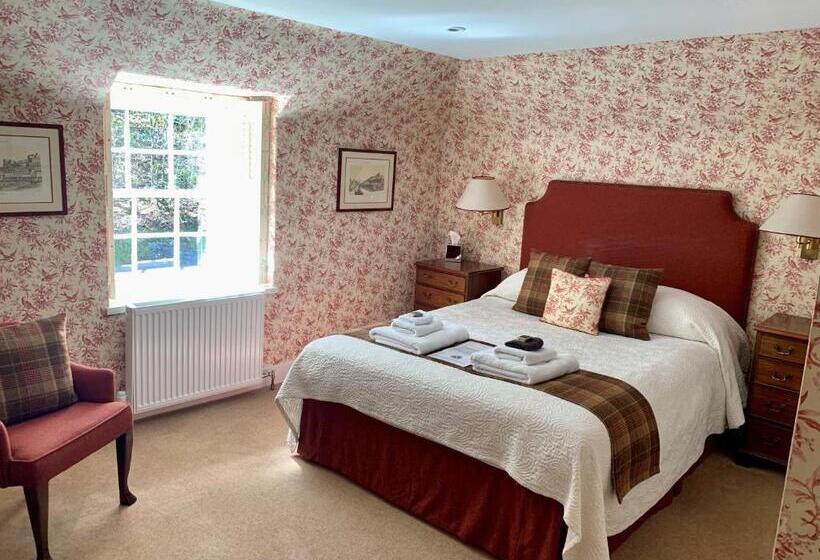 اتاق استاندارد با چشمانداز باغ, The Manor House